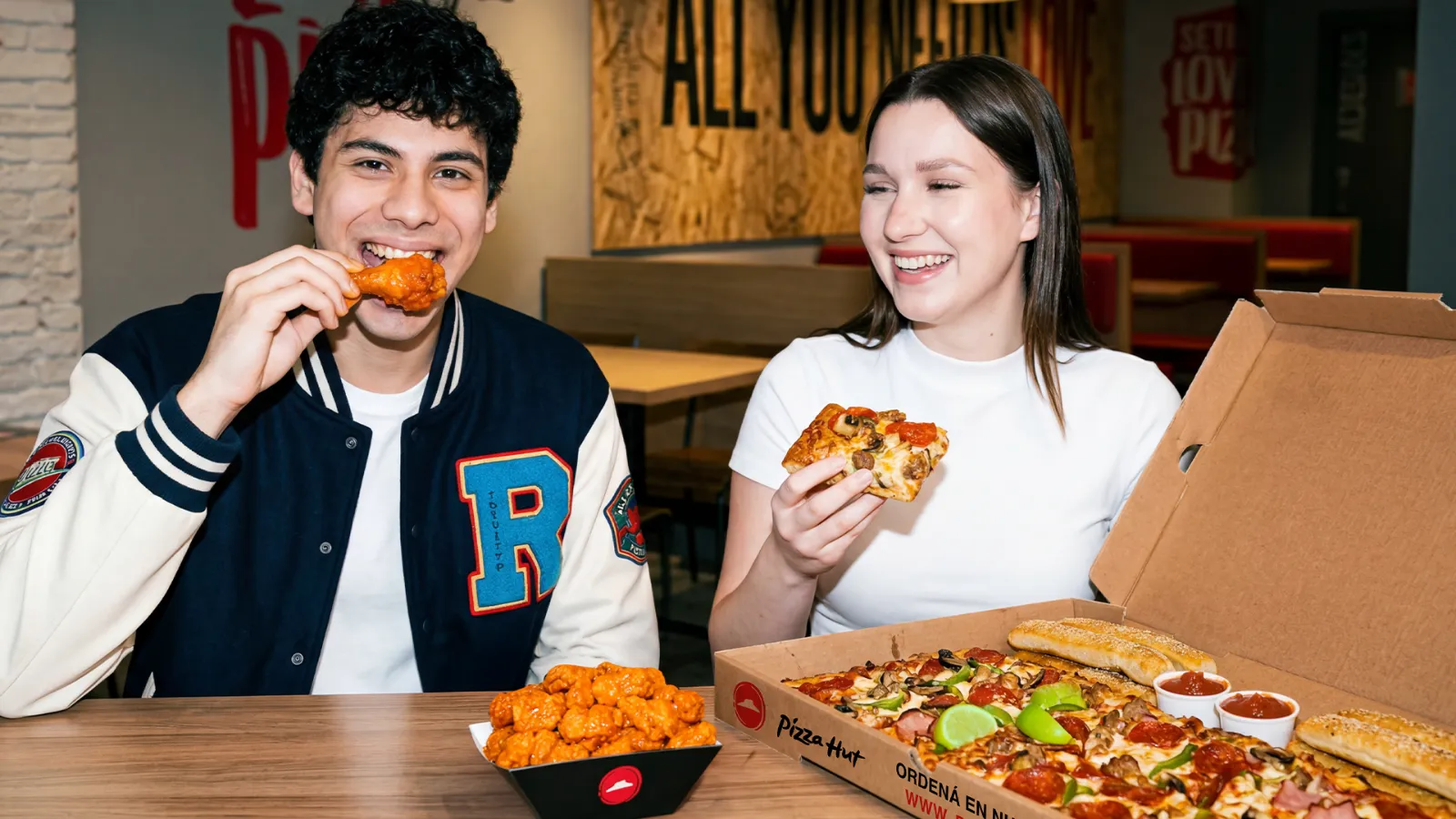 Experimento Pizza Hut — campaña compuesta con IA